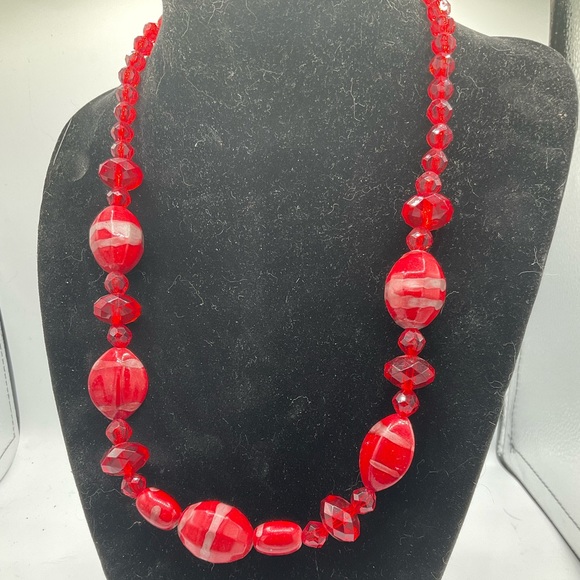 “MODA JEWELRY” Red Bead with Faux Stones Necklace. - Picture 2 of 8